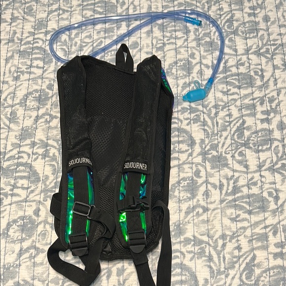 Iridescent Hydration Backpack - Picture 3 of 6